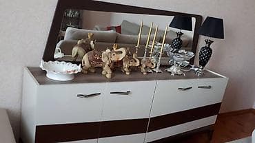 riyad mebel evi: Qonaq otağı mebel dəsti Tərkibi: - Geniş bufet-komod və iri güzgü - — 1