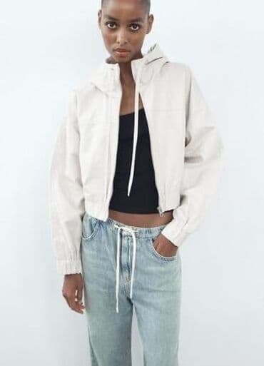 Zara qadın kapişonlu kurtka 
bir neçe defe geyilib