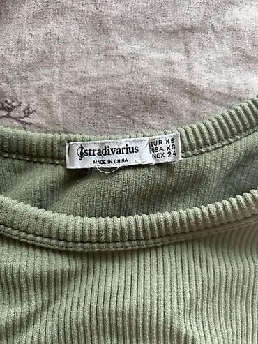 stradivarius farmerke: Stradivarius qadın topu - Model: qoltuqsuz, yuxa kəsimli (tank top) - — 2