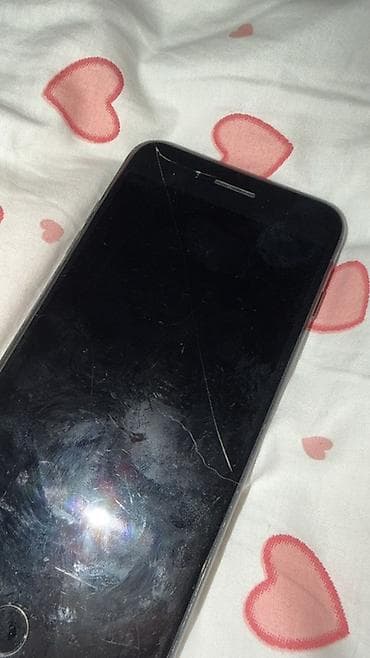 ayfon 7 plus ikinci el: IPhone 7 Plus, Qara, Barmaq izi — 3