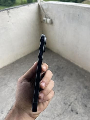 apple 5 s: IPhone 15, 128 GB, Qara, Face ID — 5