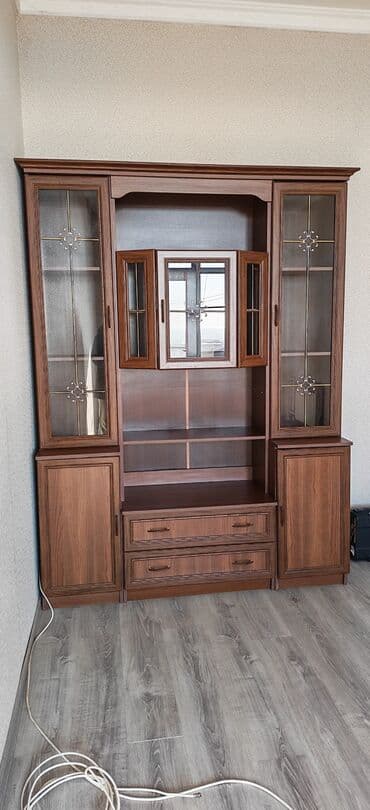 ikinci əl dolab: İşlənmiş, Servant — 1