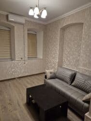 ищу квартиру: Сдаю свою 3хкомнатную квартиру в самом центре города Баку,на одной из — 8