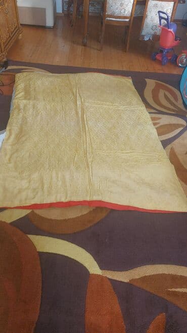 Sandıqlar: Böyüklər üçün Bir yarım Qış üçün Yun Yorğan — 1