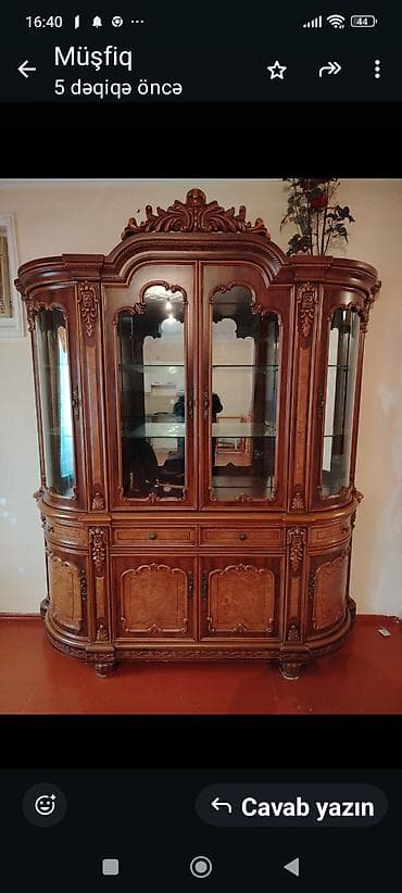 tibbi dolab: Klassik üslubda böyük vitrin-bufet - Material: ağac (kütləvi ağac — 1