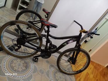 Şəhər və yüngül off-road üçün universal velosiped. Xüsusiyyətlər: -