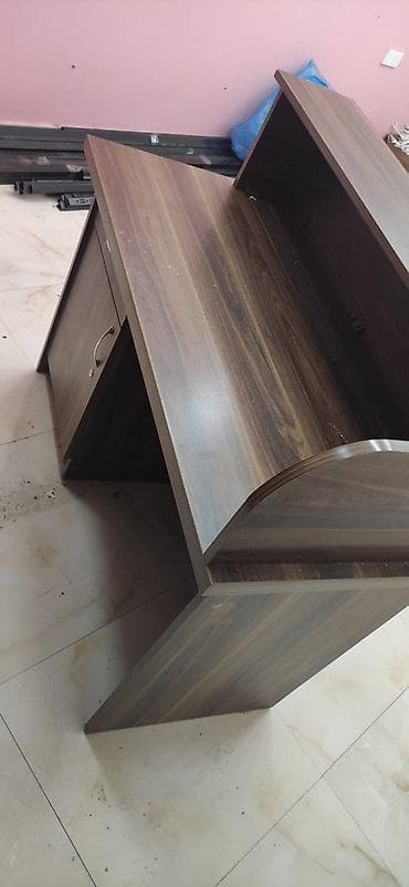 Офисная мебель на заказ: Ofis resepsiyon/iş masası – qəhvəyi ağac teksturalı MDF-laminate — 7