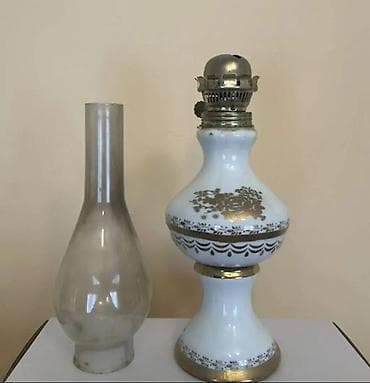 ağ nöyüt: Antik kerosin lampası - Material: ağ porselen gövdə, bədii qızılı — 2