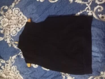 yuxuda qirmizi papaq gormek: Kişi geyim dəsti - Qara sweatshirt: dairəvi yaxa, uzunqol, sinədə ağ — 7