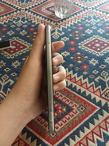 infinix note 30 vip: Telefonun Arxa şüşəsi Çatdı Yaddaş 64gb Ram 4gb başqa hecbir Problemi — 3