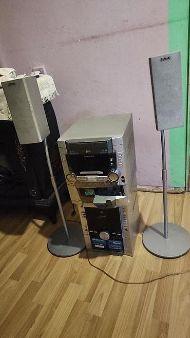 ses yaz: Salam. Şəkildə 4 Məhsul var LG musiqi mərkəzi 5.1 işləkdir Samsung — 1