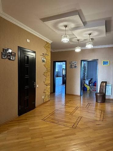 ev satisi gence: 3 otaqlı, Yeni tikili, m. Qara Qarayev, 140 kv. m — 2