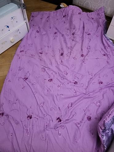 2eded yun yorgan satilir teze 1ededi 17manat .Sintofon yorqan 16manat