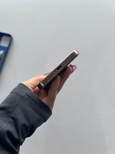 Samsung: IPhone 16 Pro Max, 256 GB, Natural Titanium, Face ID — 4