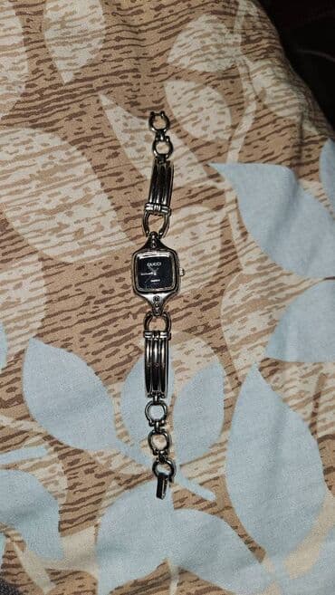 qadın cemperləri: Qol saatı, Gucci — 2