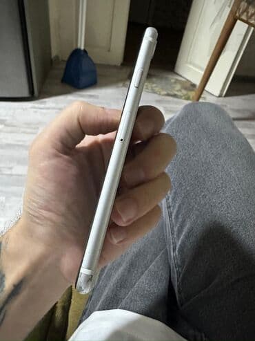 samsung note 9 qiymeti bakida: IPhone SE 2020, Ağ, Qırıq — 5