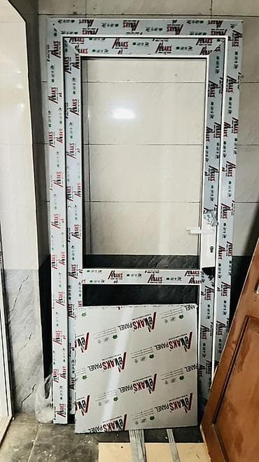 PVC qapı Yeni – Buzdu şüşəli model paroqsuz Ölçü 89/200 Rial alcı