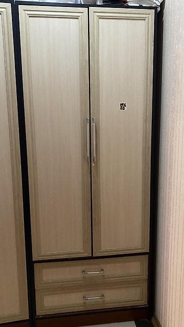 Б/у, 2 двери, С выдвижными ящиками, Бежевый, Дерево, Распашной, Прямой шкаф — 2