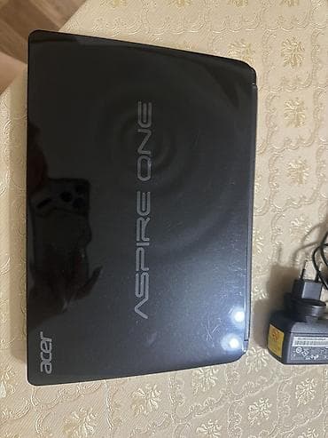 1 tr harddisk: Acer Aspire One D270 mini noutbuk Texniki xüsusiyyətlər: - Ekran — 4