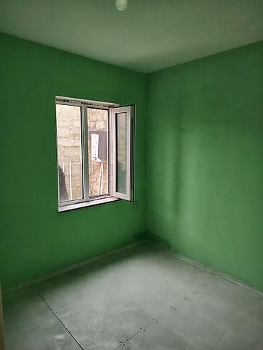 Otaqların satışı: 2otaq 1 kukna həyəti var həyətə maşın girir suyu işıqı interneti — 5