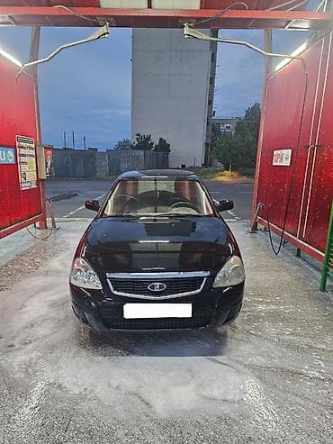 man sat: VAZ (LADA) Priora: 1.6 l | 2011 il 235000 km Hetçbek — 2
