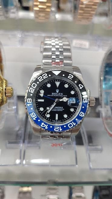 bil: Rolex saat kolleksiyası – vitrində təqdim olunan modellər: - Rolex — 4