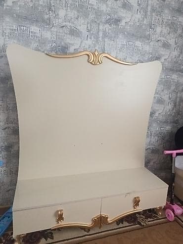 stol stul kuxna: Düz TV altlığı, Polkasız, Taxtalı — 1