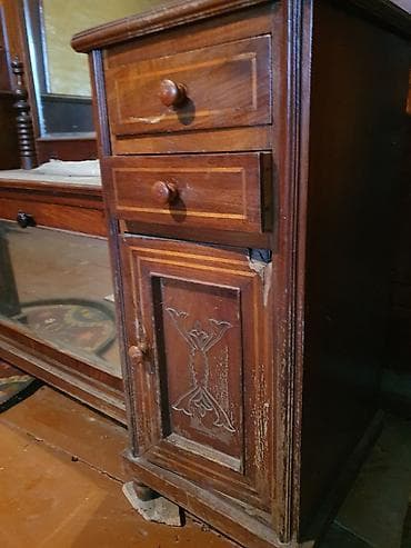 CD, DVD disklər və kassetlər: Antik taxta dəsti – güzgülü konsol - Material: təbii massiv ağac - — 1