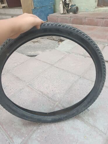 velosiped ucun isiqlar: Velosiped üçün təkər. Qara rəngli, dişli səthə malikdir. Yaxşı yol — 1