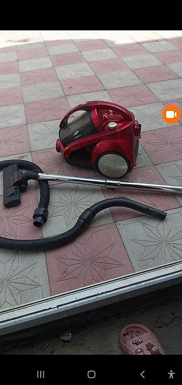 Tozsoran – qırmızı gövdəli, konteynerli model - Güc: 3000 W (korpus — 1