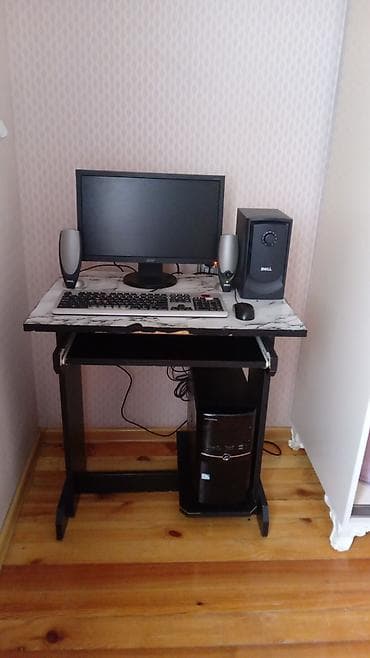 Salam komputer satılır işləkdir heç bir problemi yoxdur üsdündeki