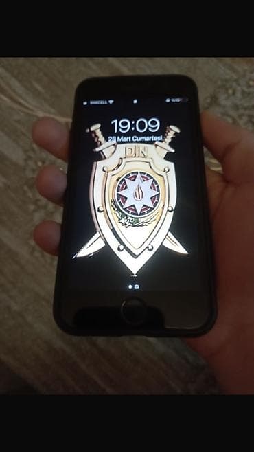 ikinci el iphone se: IPhone 7, 32 GB, Qara, Barmaq izi — 1