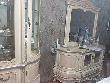 klass mebel instagram: Klassik üslubda qonaq otağı üçün vitrin və konsol-güzgü dəsti - Rəng — 2