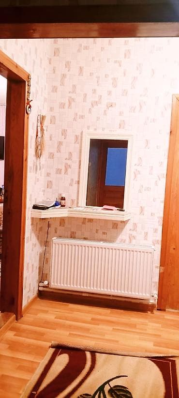 kiraye evler qarayev: Xüsusiyyətlər:5 mərtəbəli binanin 5 ci mertebesi. Orta təmirli. İçi — 10