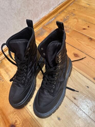 qış botları: Qısaboğaz, Stradivarius, Ölçü: 36, rəng - Qara, İşlənmiş — 1