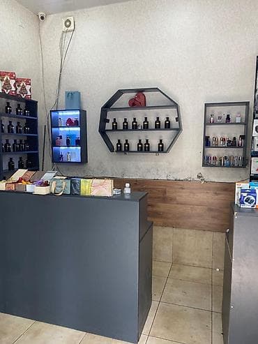 ətir dukanı: Salam Badamdarda Təcili hazır Ətir biznesi satılır Mağaza. 3 ün — 6