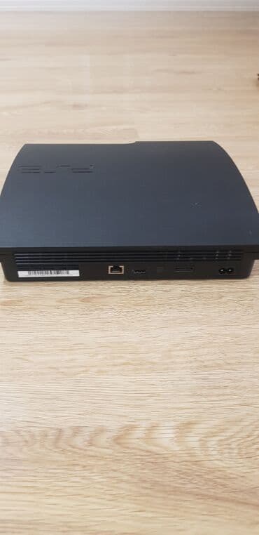 islenmis pitminutqa: PlayStation 3 yaxşı vəziyyətdədir içinde 20 oyun yazılıb. bir pult — 6