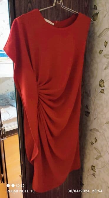 stol ustu qelyan: Ziyafət paltarı. 42 razmer. Deffekti yoxdur, təzə qalıb — 2