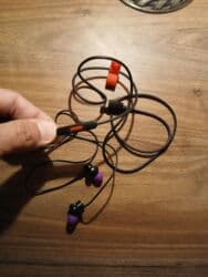 Simli Qulaqcıqlar, rəng - Qara