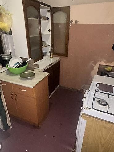 ivanovka ev: Kirayə ev verilir oğlanlar üçün. Adam başı 100 manat. Şəkildəki otaqda — 3