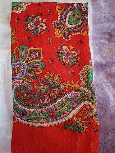 Qırmızı şal/örtük – şərq naxışlı - Parlaq qırmızı fon üzərində iri