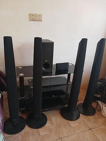 kohnə tv: LG ev kinoteatrı – 5.1 səs sistemi Komplekt: - 4 ədəd hündür “tower” — 2