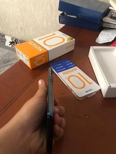 tecno telefon: Tecno Spark 10C, 128 GB — 3