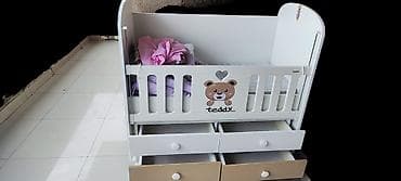 Oğlan və qız üçün, Dördbucaq, Beşik, Yellənmə mexanizmsiz