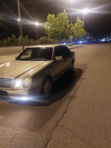 mersedes 190e: Mercedes-Benz E 200: 2 l | 1998 il Sedan — 7