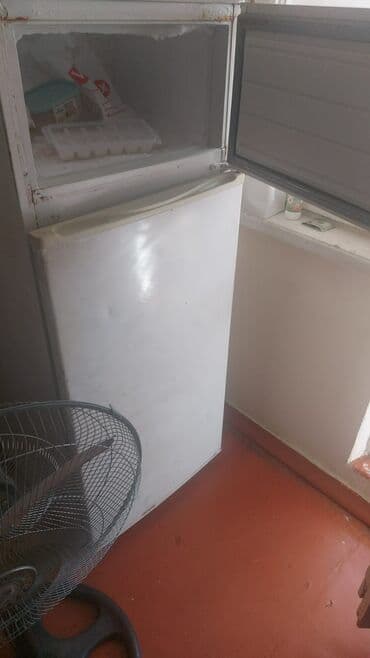 qapi matoru: İki qapılı məişət soyuducusu - Brend: CHİNER (emblemdə göstərilib) - — 2