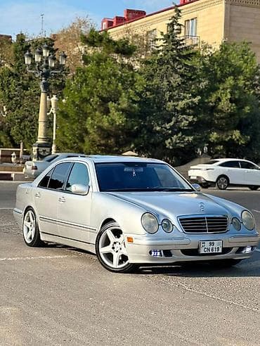 sorento arxa stop: Mercedes-Benz E-Class (W210) sedan – gümüşü rəng - Kuzov: 4 qapılı — 1
