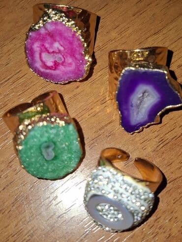 qizil halqa qolbaqlar: Bijuteriya
Teze.
Бижутерия. Кольца перстни. Все новое. В наличии — 16