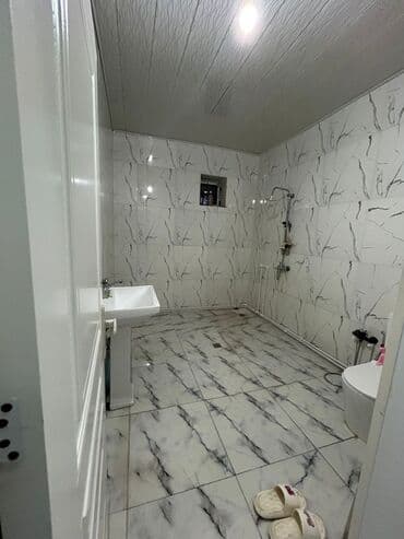 qubada kiraye evler ayliq: Bakı, Montin, 3 otaqlı, Köhnə tikili, m. Nəriman Nərimanov, 50 kv. m — 2