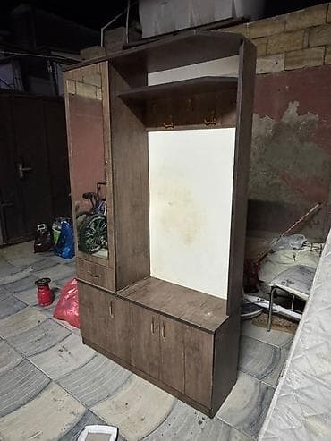 masa kafe: Dəhliz üçün çoxfunksiyalı gardırob-komod - Material: ağac teksturalı — 1